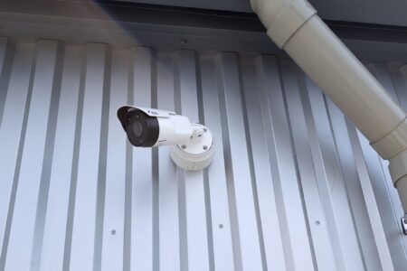長岡市の工場で防犯カメラ30台設置！大規模施工の実績