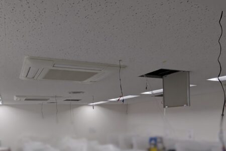 長岡市のオフィス・事務所で防犯カメラ8台入替と移設工事