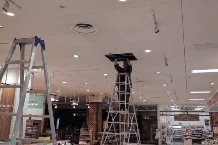 小千谷市の商業施設・店舗で防犯カメラ20台入替工事